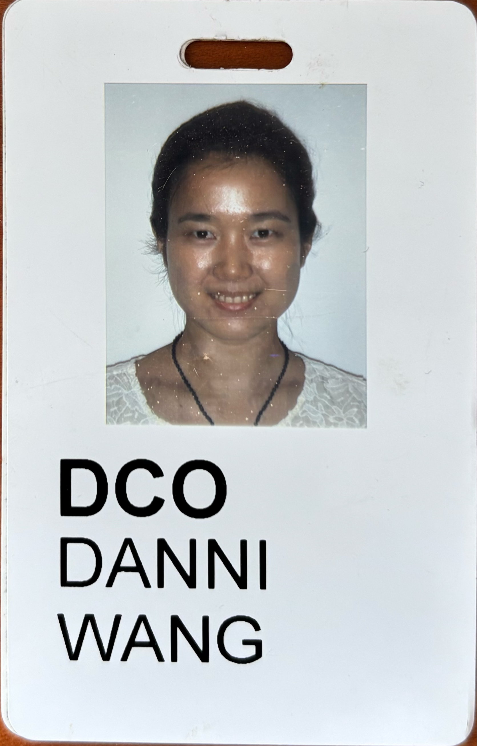 麦肯锡DCO office badge，丹妮本人确认。